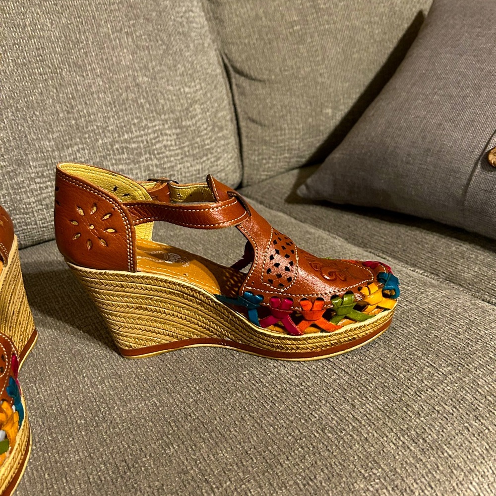 Festive Artesania high heels